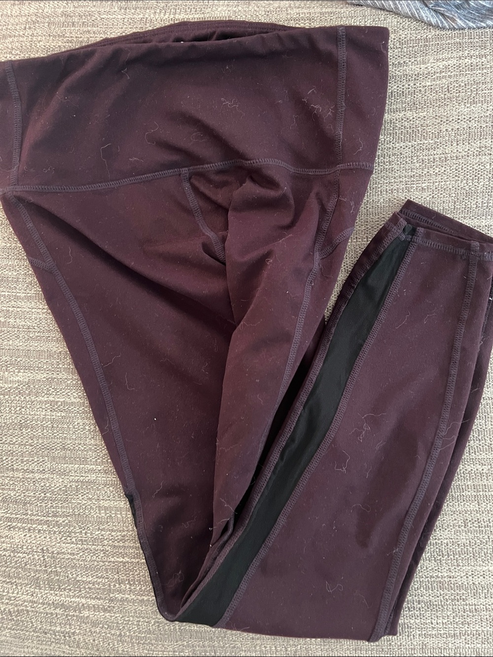 GAP FIT Burgundy Leggings with Black Transparent Side Stripe